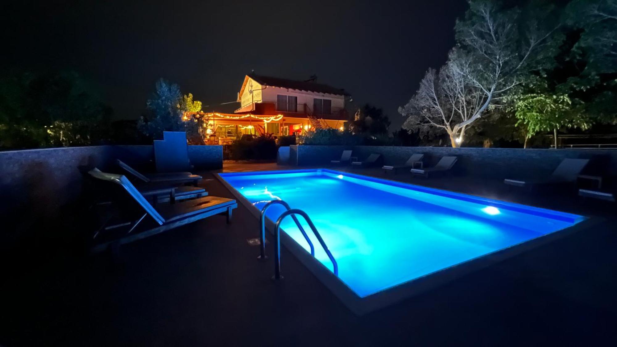 Arion Stables & Apartments Χερσόνησος Εξωτερικό φωτογραφία