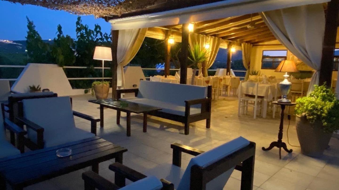 Arion Stables & Apartments Χερσόνησος Δωμάτιο φωτογραφία