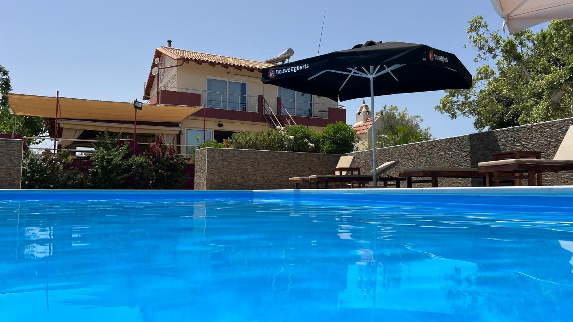 Arion Stables & Apartments Χερσόνησος Εξωτερικό φωτογραφία