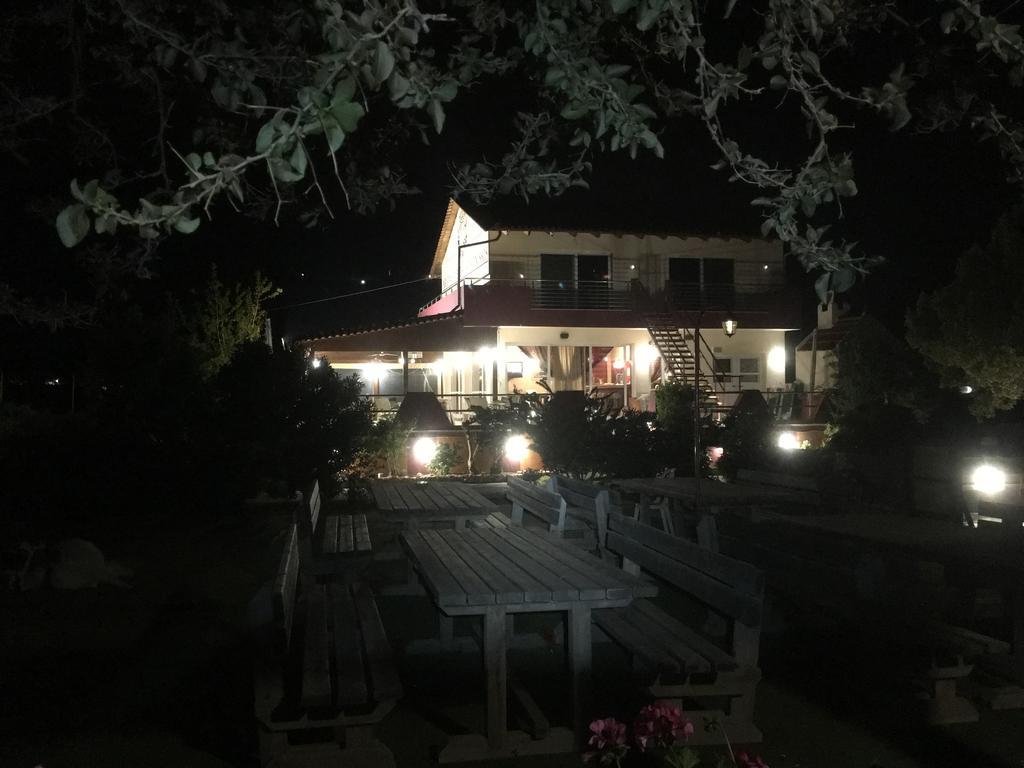 Arion Stables & Apartments Χερσόνησος Εξωτερικό φωτογραφία